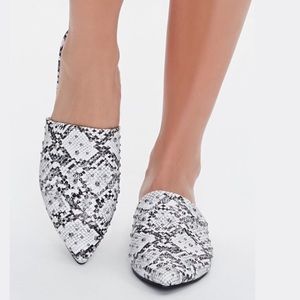 Studded faux snake mules 💞(runs small)